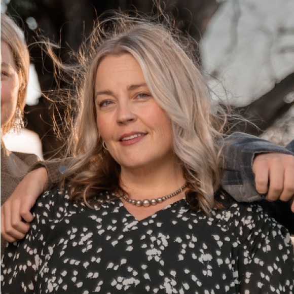 Meet your Posher, Amanda - Picture 1 of 1